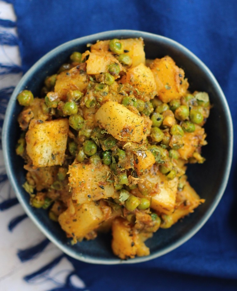 Step by Step Aloo Matar Sookhe Recipe (Potatoes with Peas) and Nutrition
